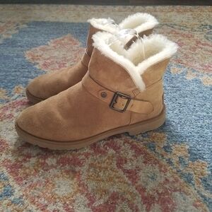Ugg remely short buckle boots